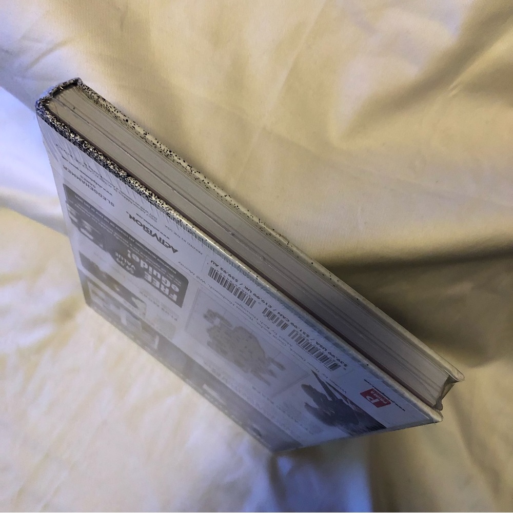 SLEDGEHAMMER GAMES CALL OF DUTY WWII Collector’s Edition Guide - Picture 10 of 12